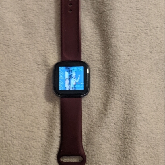 Fitbit Versa 2 - Picture 2 of 4